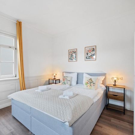 Backhome - Business&Family - Fantastische Schlosslage, Smarttv, Waschtrockner, Netflix, 50Qm, 24H Checkin - Apartment 3 Ludwigsburg Buitenkant foto