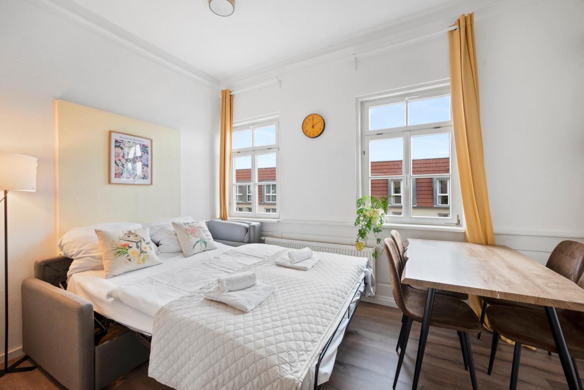 Backhome - Business&Family - Fantastische Schlosslage, Smarttv, Waschtrockner, Netflix, 50Qm, 24H Checkin - Apartment 3 Ludwigsburg Buitenkant foto