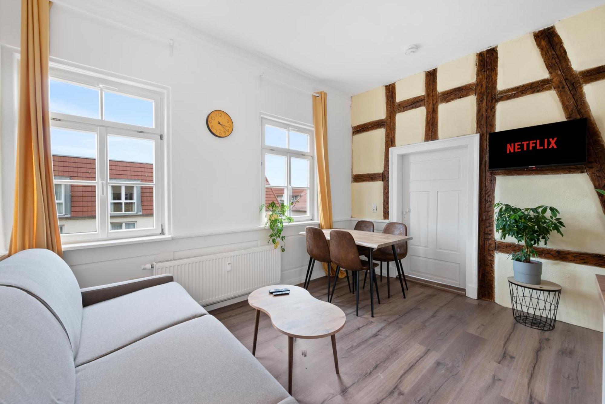Backhome - Business&Family - Fantastische Schlosslage, Smarttv, Waschtrockner, Netflix, 50Qm, 24H Checkin - Apartment 3 Ludwigsburg Buitenkant foto