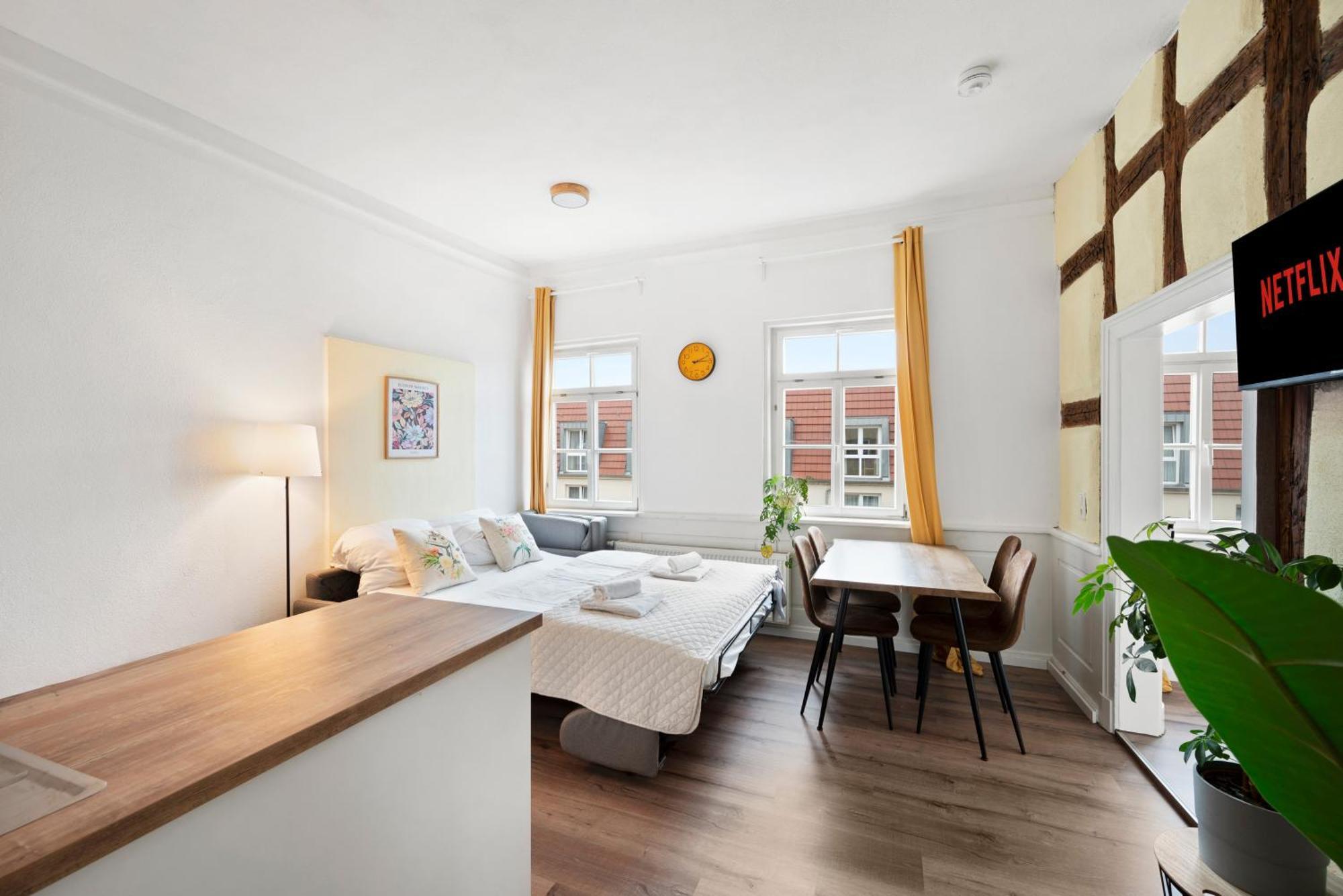 Backhome - Business&Family - Fantastische Schlosslage, Smarttv, Waschtrockner, Netflix, 50Qm, 24H Checkin - Apartment 3 Ludwigsburg Buitenkant foto
